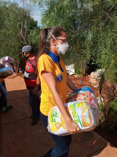 Lions Clube entrega as primeiras cestas básicas da ação solidária que arrecadou mais de 2 toneladas em alimentos